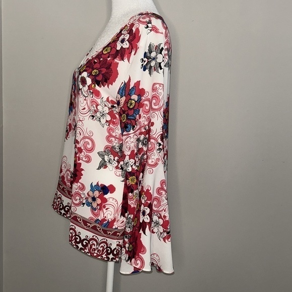 Violet + Claire Floral Boho Deep V-Neck Top Size Small - Picture 4 of 8